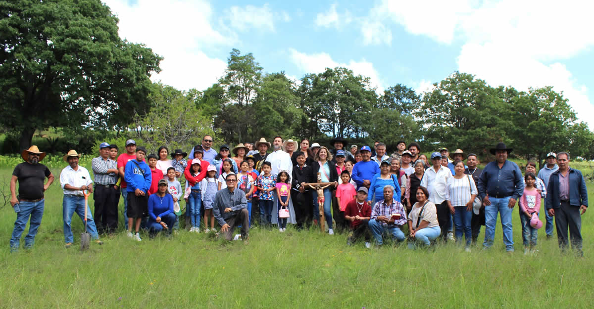 Ejidatarios de Chachapa reforestan sus predios con árboles donados por Haras
