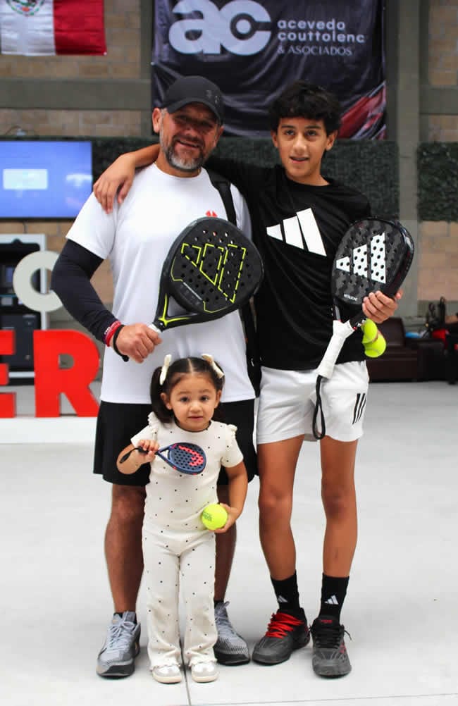 La familia tuvo un espacio en este torneo, Ricardo con sus hijos Mateo y Marina provenientes de Oaxaca