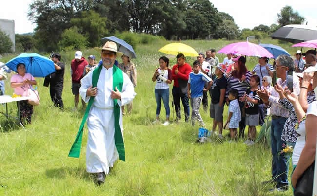 El padre Luis Fernando Herrera Zamora, estuvo al frente de estos trabajo de reforestación