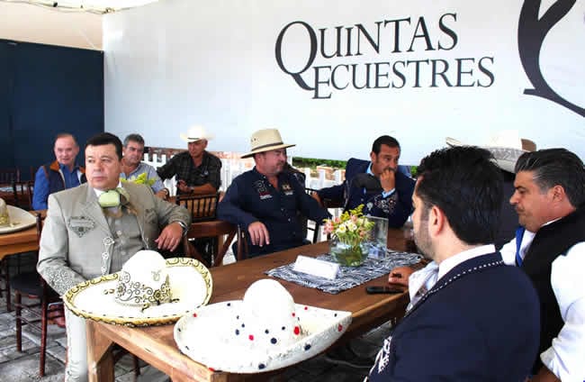 La visita a Puebla fue para tratar el proyecto de un nuevo Lienzo Charro para Puebla en Haras