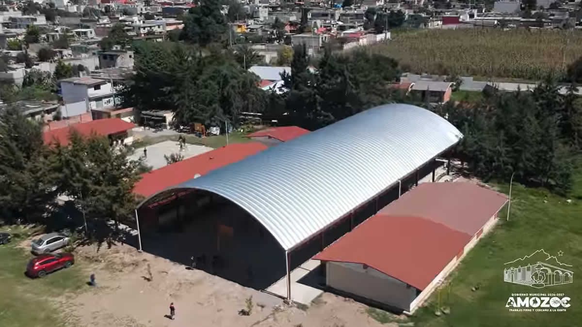 Cumple con el techado de telesecundaria el nuevo edil de Amozoc Severiano de la Rosa