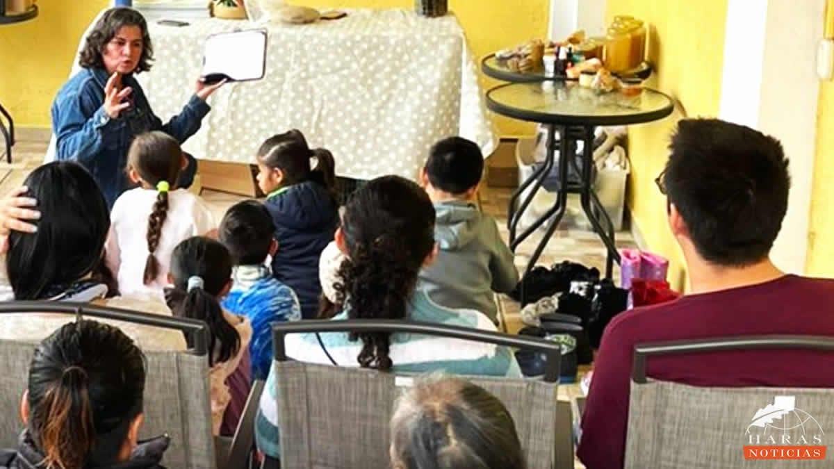 La psicóloga Ana Luisa Brocado durante la lectura de sus cuentos Infantiles