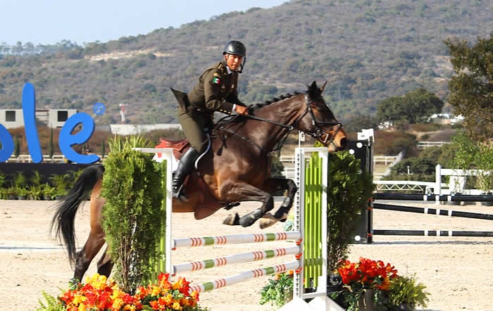 Emmanuel Mariles, primer lugar en el salto de 1 metro