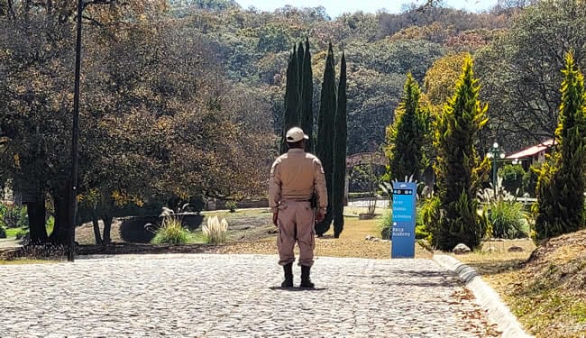 Alberto Ángel, vigilando Valle Grande