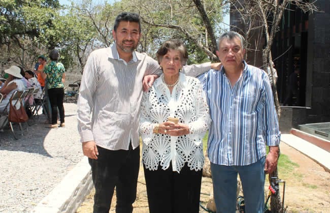 Ernesto, Consuelo y Héctor, fueron la familia con la que convivía Bill