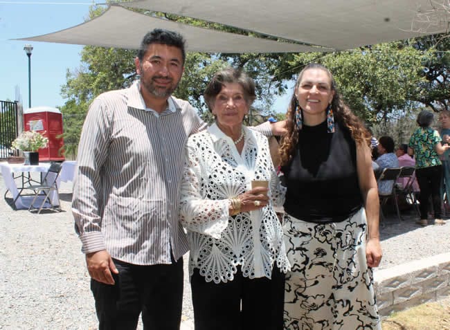 Ernesto y Molly abrieron su casa para organizar el homenaje a Bill, con ellos Consuelo Pillot