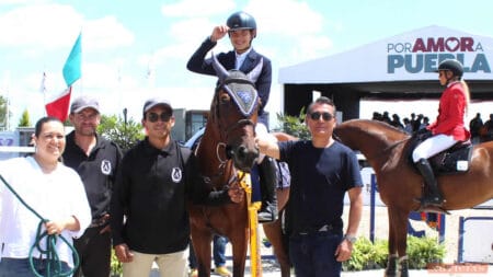 Antonhy Kim joven jinete de Corea, en la final de salto 1.20 metros dentro del Global Amateur