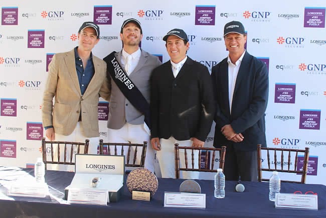 Al final del Gran Premio, los protagonistas de este evento: Carlos Haghenbeck organizador, los jinetes Alejandro Plascencia y Arturo Parada, y el diseñador de las pistas el brasileño Anderson Lima
